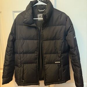 Guess women’s puffer coat
Size medium
